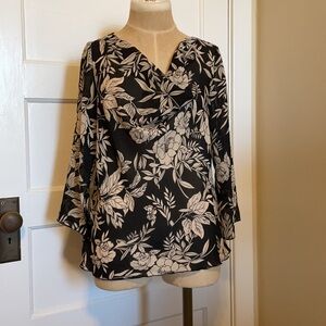 Floral Quarter Length Sleeve top size Medium